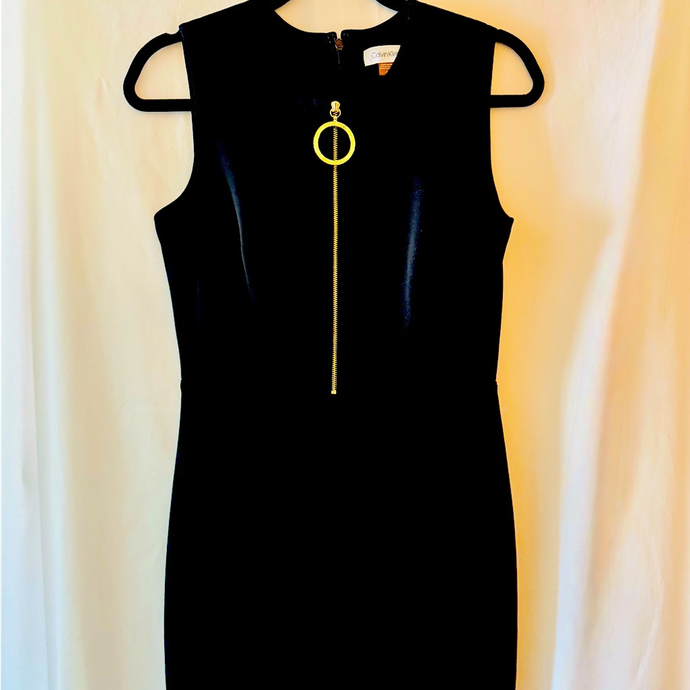CALVIN KLEIN BLACK SHEATH DRESS
SIZE 6 
NWOT
